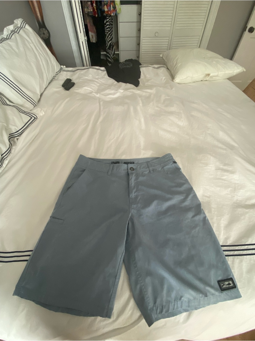Pelagic Men’s Light Gray Athletic Shorts